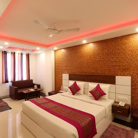 Hotel Ark Suites At Airport Ню Делхи Екстериор снимка