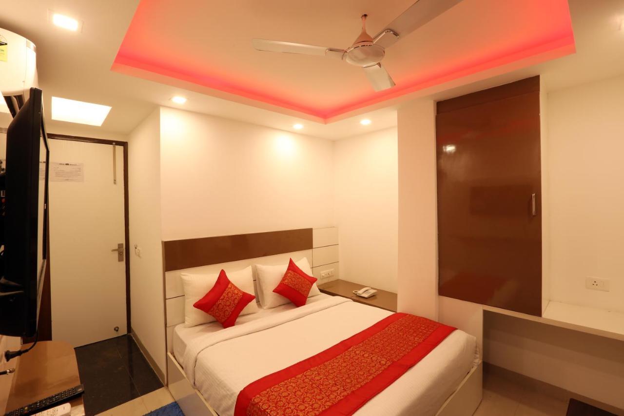 Hotel Ark Suites At Airport Ню Делхи Екстериор снимка