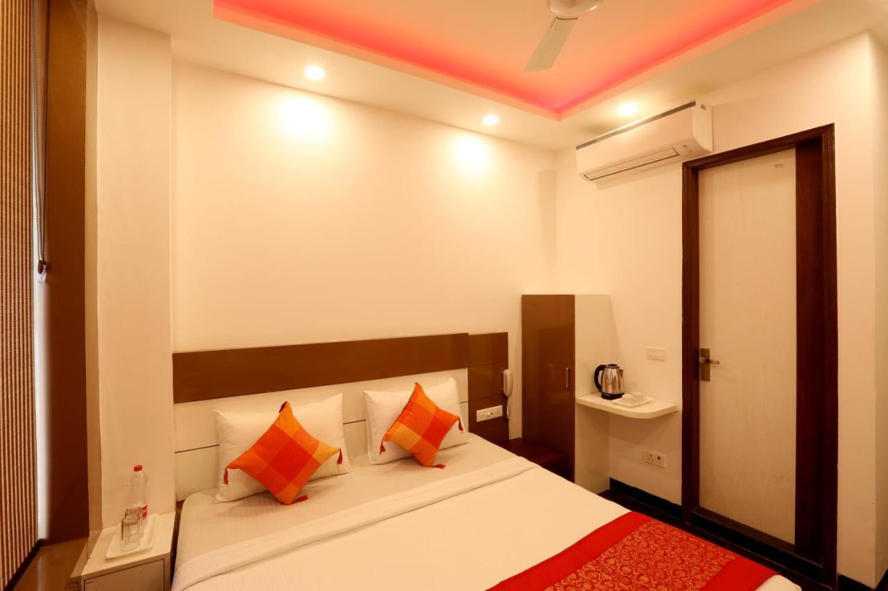 Hotel Ark Suites At Airport Ню Делхи Екстериор снимка