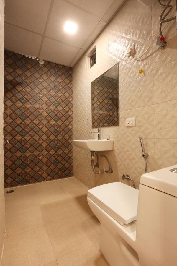 Hotel Ark Suites At Airport Ню Делхи Екстериор снимка