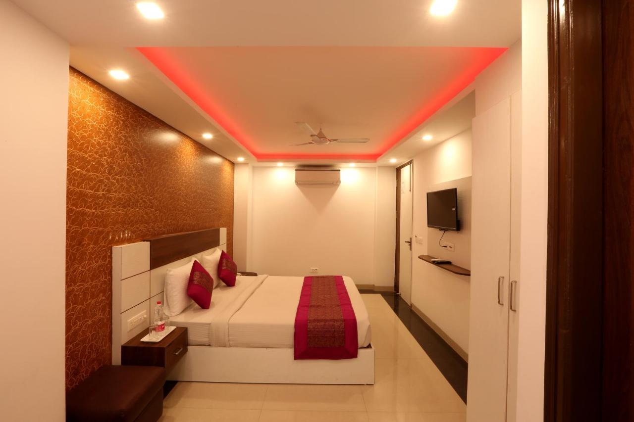 Hotel Ark Suites At Airport Ню Делхи Екстериор снимка