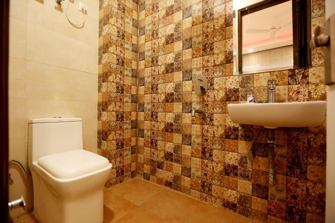Hotel Ark Suites At Airport Ню Делхи Екстериор снимка